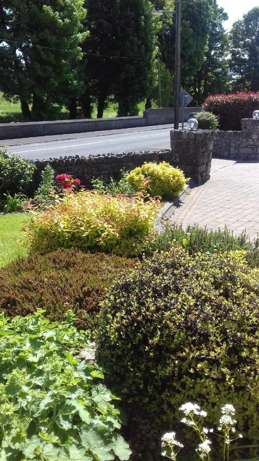 Rossmore Bed And Breakfast Castlepollard Exterior photo